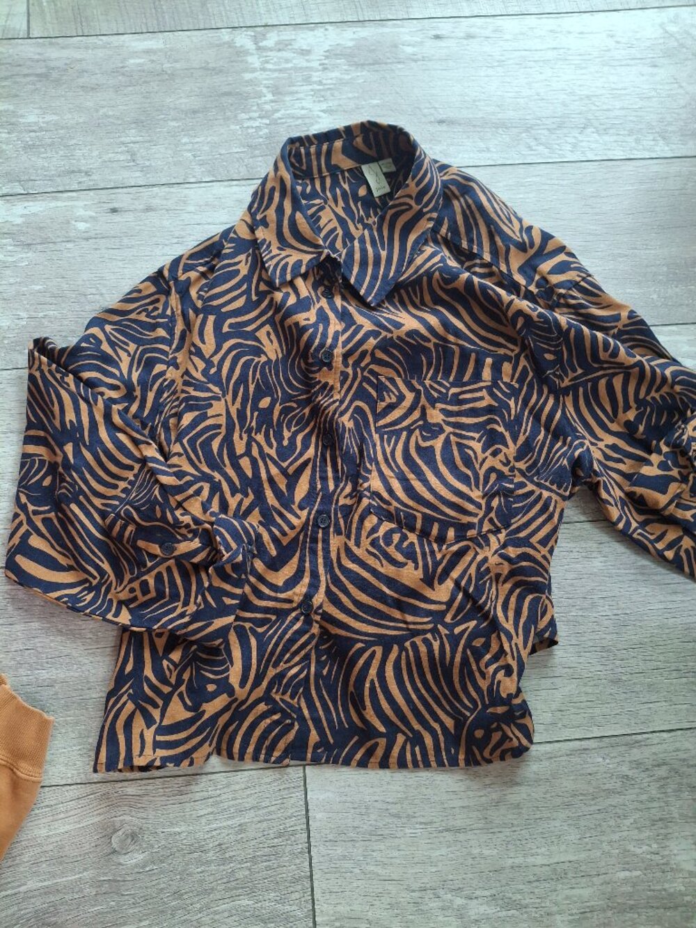 Joie tiger print womens blouse button up shirt